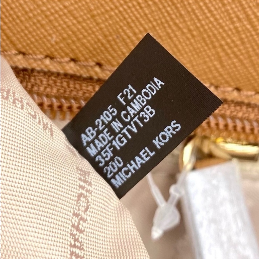 Michael Kors Large Chain Shoulder
Bag Tote - Picture 11 of 11